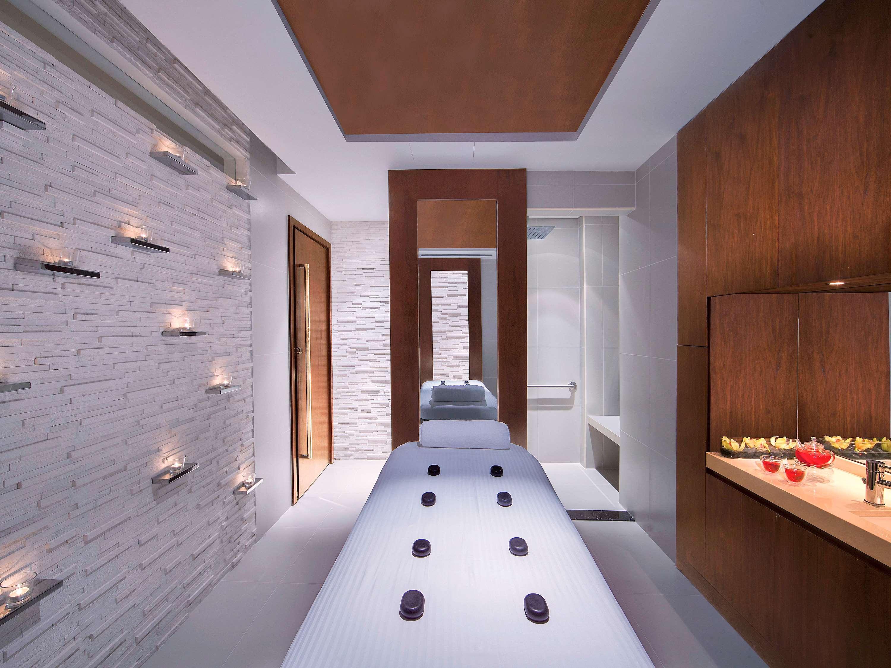 Pullman Dubai Creek City Centre Residences Exteriér fotografie A treatment room at the spa
