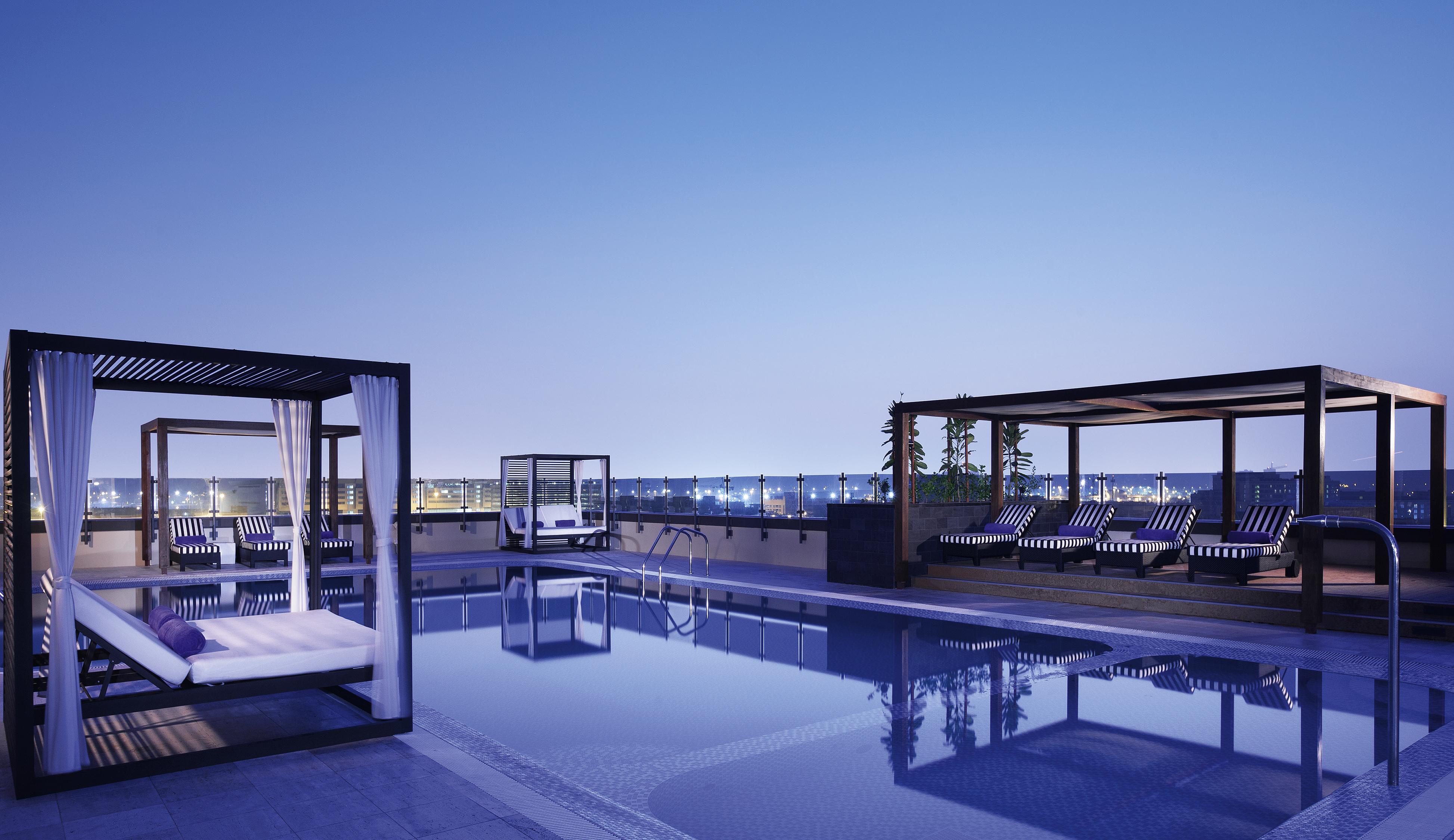 Pullman Dubai Creek City Centre Residences Exteriér fotografie The rooftop pool at the hotel
