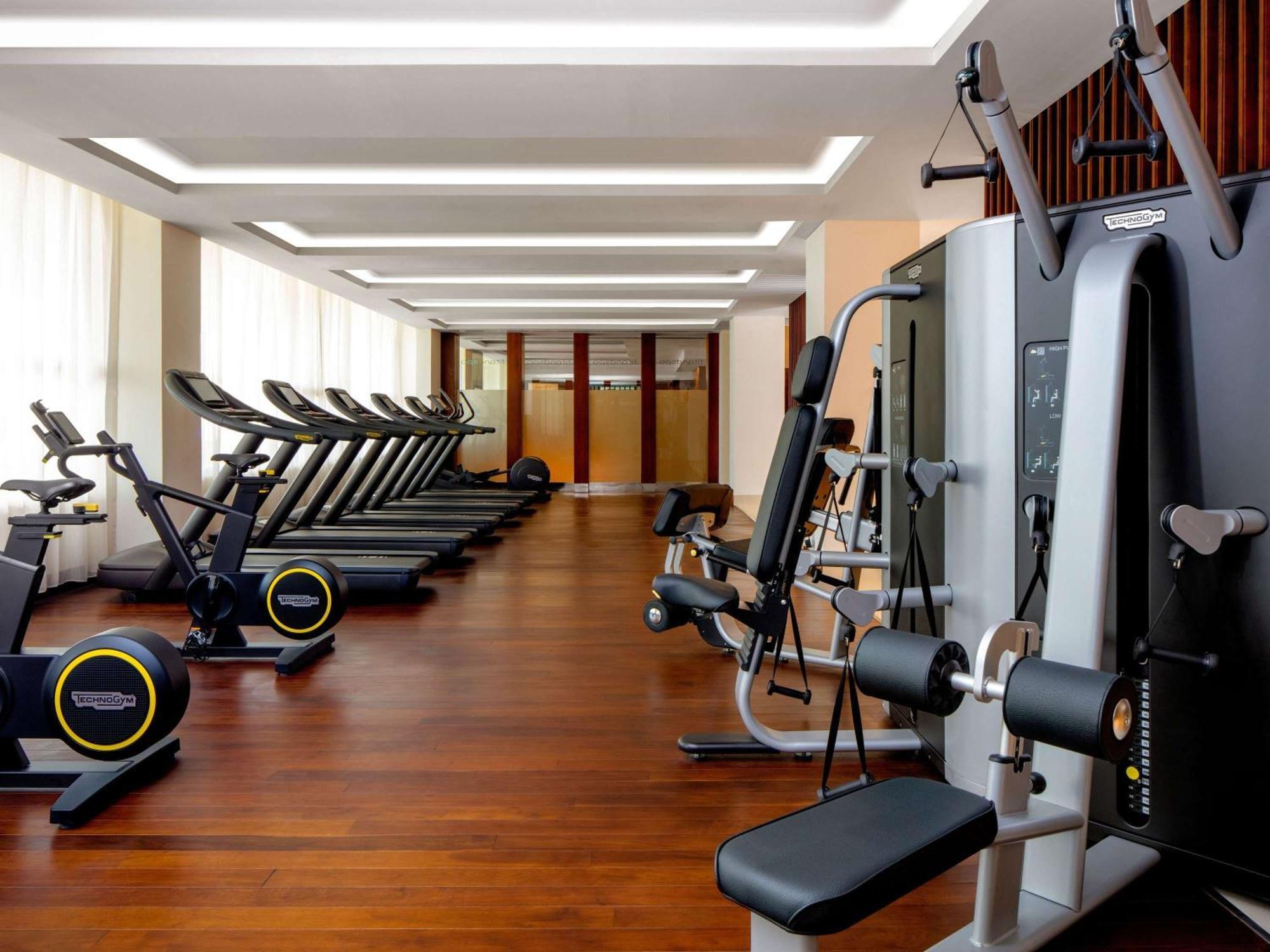 Pullman Dubai Creek City Centre Residences Exteriér fotografie The gym at the hotel