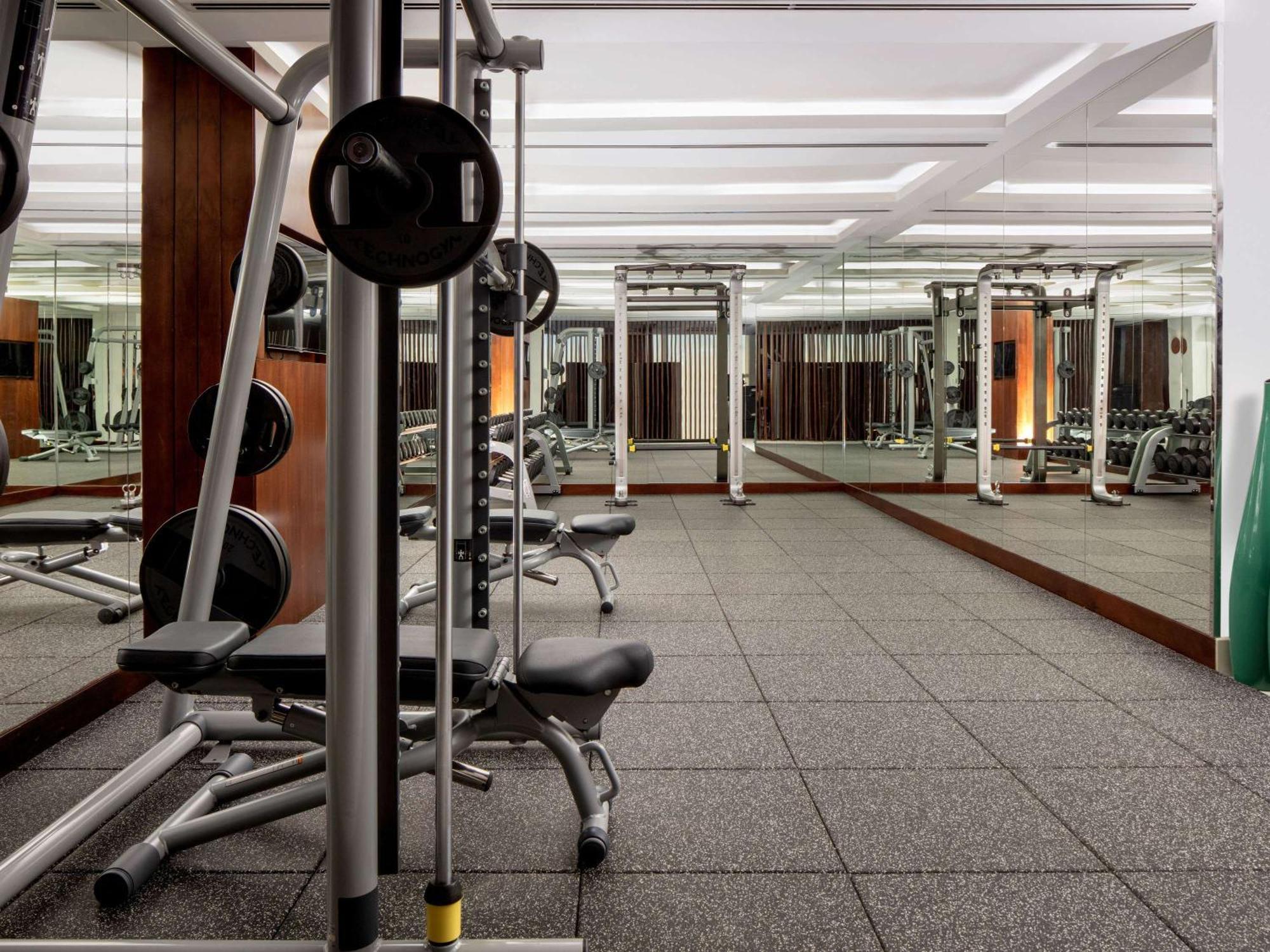 Pullman Dubai Creek City Centre Residences Exteriér fotografie The gym at the hotel